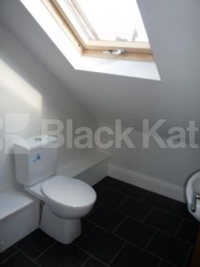 			4 Bedroom, 1 bath, 1 reception Terraced House			 Coleridge Road, CROUCH END N8